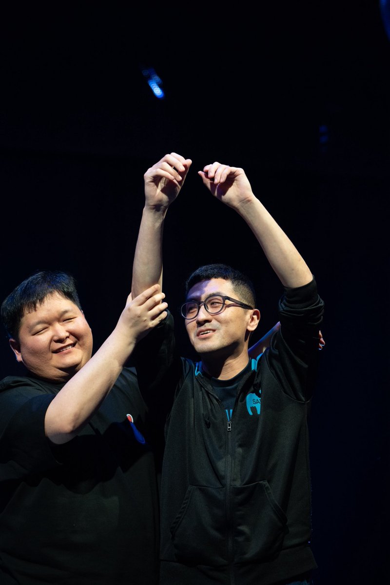 Day 2 of #EvoJapan2026 delivered Top 8 action for FATAL FURY: City of the Wolves and THE KING OF FIGHTERS XV!
Let's relive some moments!
#CotW #KOFXV