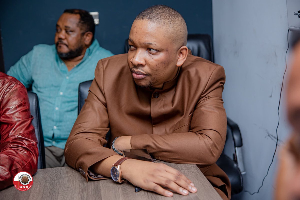 RobertMbungu3's tweet photo. Redynamiser, structurer, mobiliser.
L’UNC, sous l'intraitable Sg Billy KAMBALE avec la l'impulsion Président National, Professeur Vital KAMERHE, prépare le terrain et appelle à soutenir le chef de l'État Félix Tshisekedi Tshilombo pour la paix à l’Est.

Lundi, engagement total. https://t.co/Cn7QHL1CCG