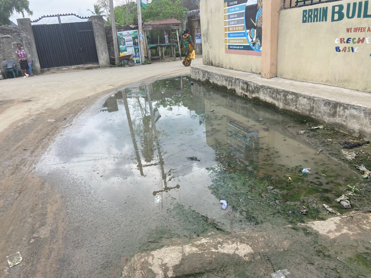 TrackaNG's tweet photo. 💧 When it rains in Rumusera, people don’t sleep; they watch the water rise

In Rumusera Community, rainfall is no longer just a natural occurrence, it is a threat. Homes get flooded, families are forced out, and some residents are left to endure waterlogged living conditions because there is no functional drainage system.

Yet, our tracking revealed that public funds were released to solve this exact problem. In October 2024, N19.5 million was paid to Ramfaiz Oil & Gas Limited for the construction of drainage/flood control under the Niger Delta River Basin Development Authority.

Here we are 17 months later, with the reality on ground telling a different story: 🚫 No drainage, 🚫 No flood canal 🚫 No visible work done.

Instead, the community continues to bear the cost of inaction: water entering homes, disruption of daily life, and health and safety risks.

At a recent town hall held with the community, residents spoke with one voice saying "flooding has become part of their daily struggle, not because solutions don’t exist, but because projects meant to solve it are not delivered".

Public funds were disbursed. A contractor was paid. An agency was responsible. But the people are still waiting.

We call on the Niger Delta River Basin Development Authority to provide full transparency on this project and ensure immediate action. We also urge @officialEFCC and @icpcnigeria  to urgently step in to verify, investigate, and ensure value for money.

#publicfundsmustworkforthegoodofthepeople
#Askquestions