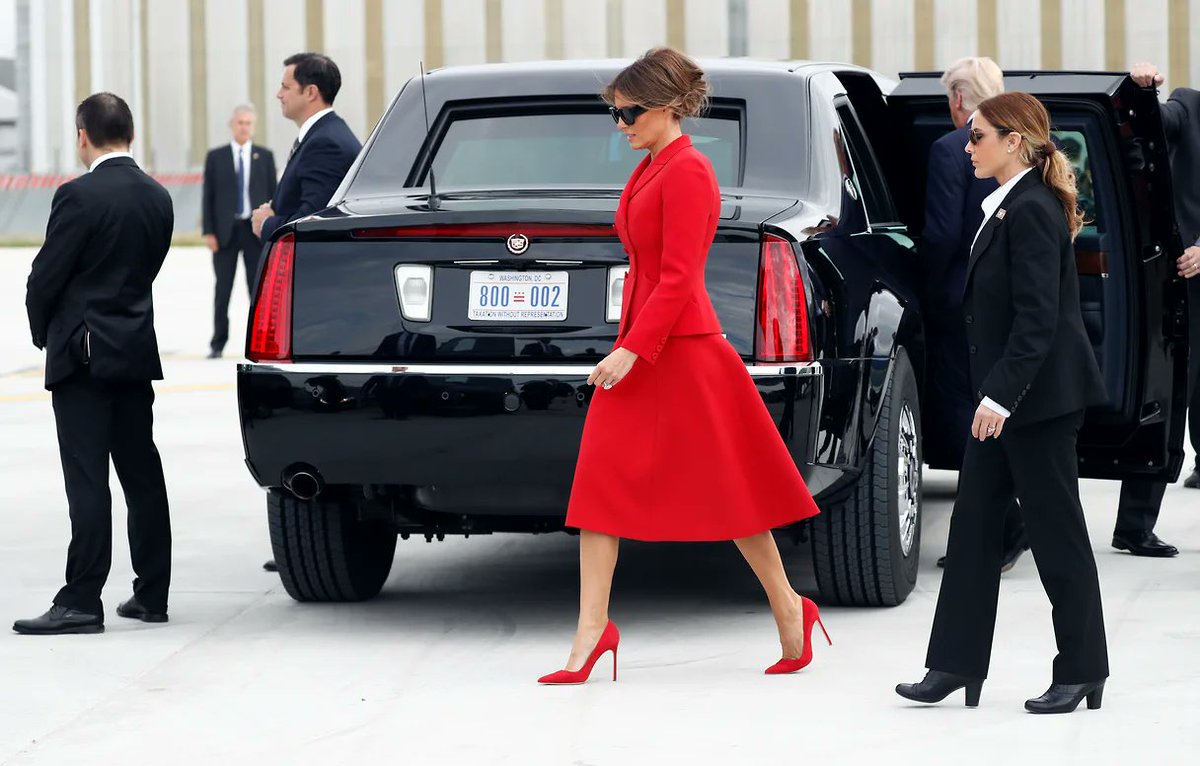 DLeibowski_'s tweet image. America's ultimate power couple! 👠💋💖🦁🇺🇸

#MAGA #TrumpMelania