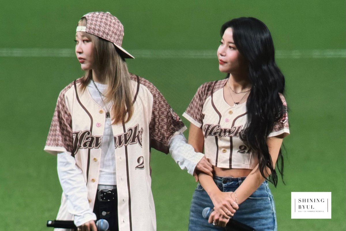shiningbyul1222's tweet photo. 260503 타이베이 시구 프리뷰3

맘플 오랜만🥹🫶🫶🫶

#마마무 #문별 #MAMAMOO #MOONBYUL #마마무플러스 https://t.co/RqKPMhzCUC