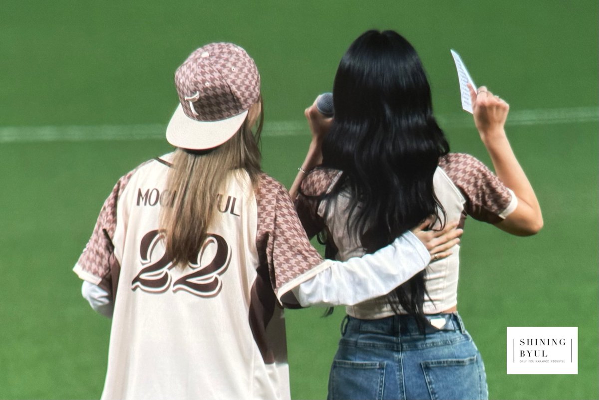 shiningbyul1222's tweet photo. 260503 타이베이 시구 프리뷰3

맘플 오랜만🥹🫶🫶🫶

#마마무 #문별 #MAMAMOO #MOONBYUL #마마무플러스 https://t.co/RqKPMhzCUC