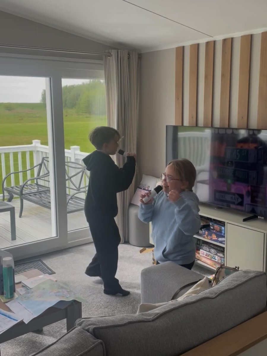 “Hi HH, I’m not sure if to thank you or curse you for the karaoke machine either way….. the kids LOVE it 😅🤣”

We love to see families having fun at our caravan ☺️😍

#caravanholiday #makingmemories #childrenwithcancer #childrenscancercharity