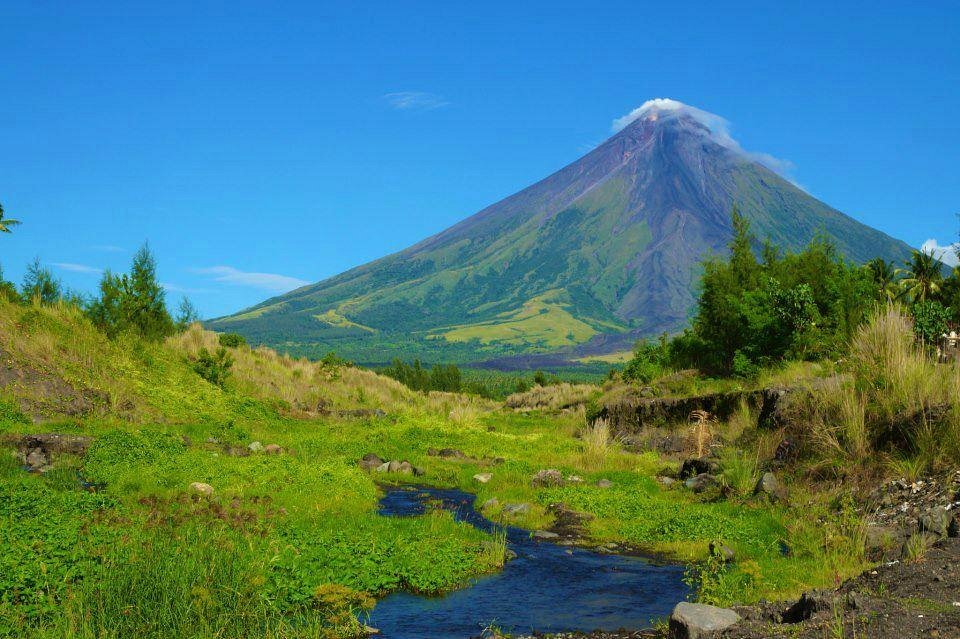 tothfdn's tweet photo. Praying for communities near Mayon Volcano 🙏

Stay safe: wear N95 😷, stay indoors 🏠, avoid PDZ 🚫, follow @phivolcs_dost &amp; LGUs 📻

We’re monitoring how we can help on the ground. Stay strong, Bicol 💜

#MayonVolcano #BicolStrong #TOTHF #DoubleTheLove https://t.co/ekCwZqr9Xs