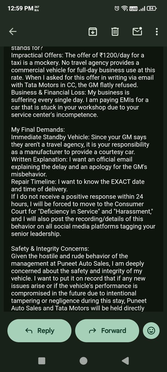 Ankitmi0322's tweet photo. मैं @TataMotors के चेयरमैन और उच्चतम अधिकारियों से सहायता की गुहार लगाता हूं। मेरी पंच EV (UP32QC3425) 10 दिनों से पुनीत ऑटो, लखनऊ में फंसी है। सर्विस जीएम (संजीवन) का व्यवहार अत्यंत अपमानजनक है, सहायता मांगने पर उन्होंने कहा- 'हम ट्रैवल एजेंसी खोलकर नहीं बैठे हैं'। 1
@TataMotors https://t.co/Iu5FL9gEml
