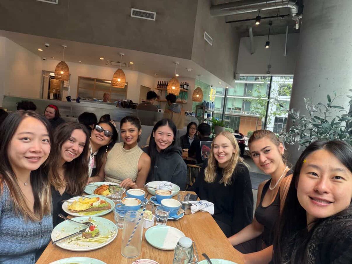 ellen livia ᯅ 🇺🇸🇮🇩 tweet media