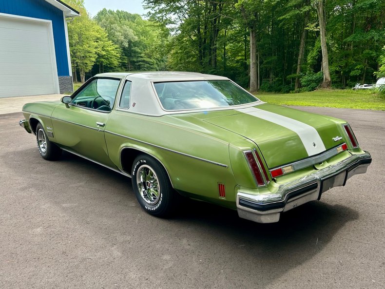 Rob_G_49517tx98's tweet image. I feel like there should be someone who is open and honest on the #computerized #internet. Here's what I want in life and this morning. My camoflauge uniformed outfit, tree bark camo. A CAR. 1974 Oldsmobile Cutlass Supreme. In green. And.... I want to smoke a KOOL.