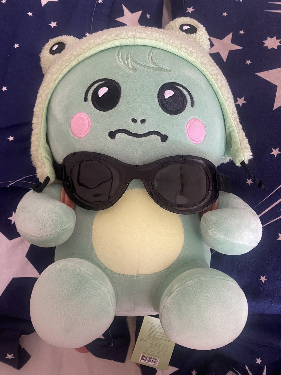 lily tweet media