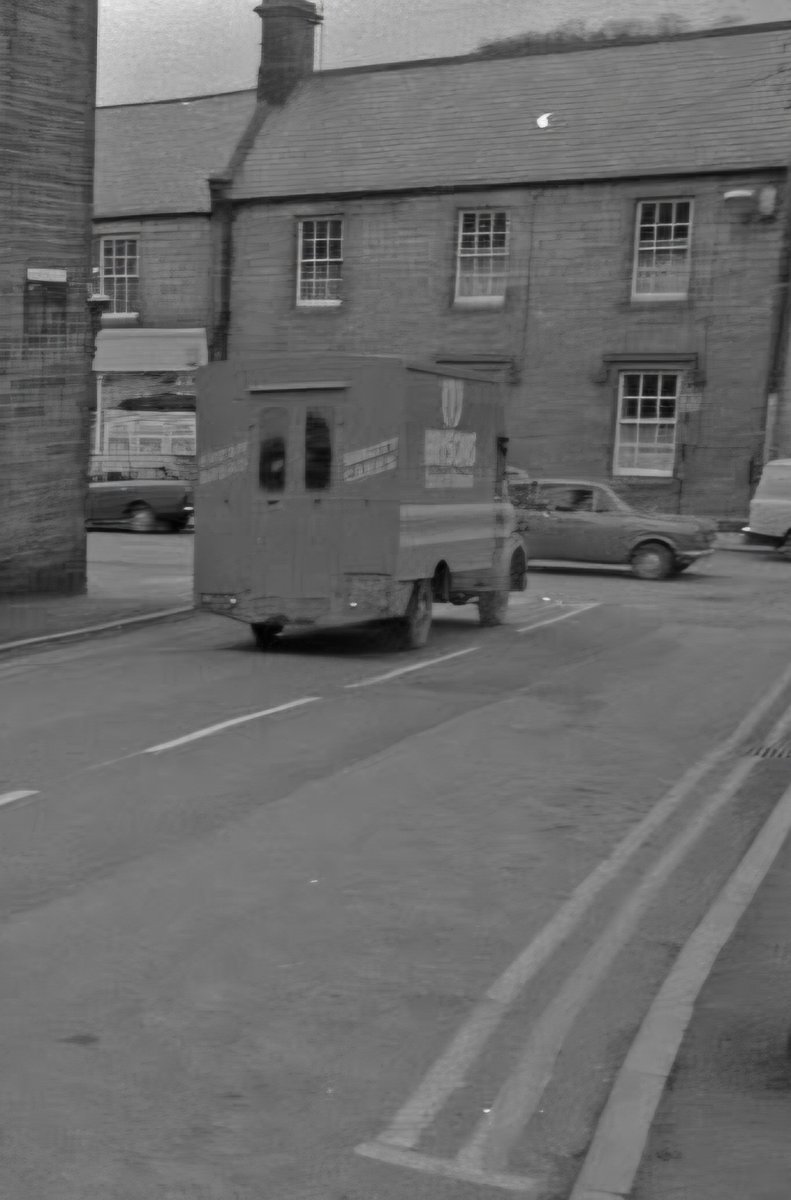 Ivycottagebaker's tweet image. Bread van picture of the day @WeirsSusan @oakroyd #bread #bakery #breid #history #heritage