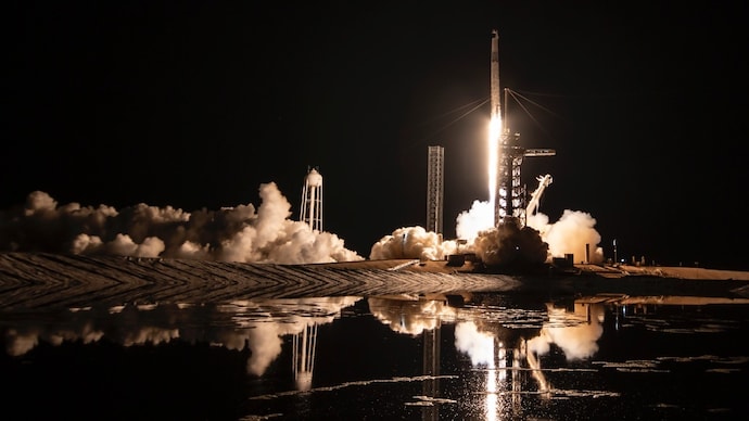 idrwalerts's tweet photo. GalaxEye Space launched Mission Drishti aboard a SpaceX Falcon 9 on Sunday. The satellite brings OptoSAR imaging to India's private space push with all-weather, round-the-clock Earth observation. https://t.co/vz0WOxTvpI