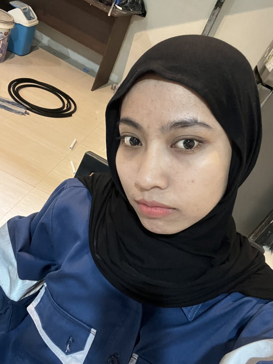 cappucin0latte_'s tweet photo. Vitamin C tuh salah satu key ingredients utama mencerahkan wajah yang nampol banget karena bekerja sebagai antioksidan dan menghambat produksi melanin 🥰 https://t.co/1F2JFMah3F