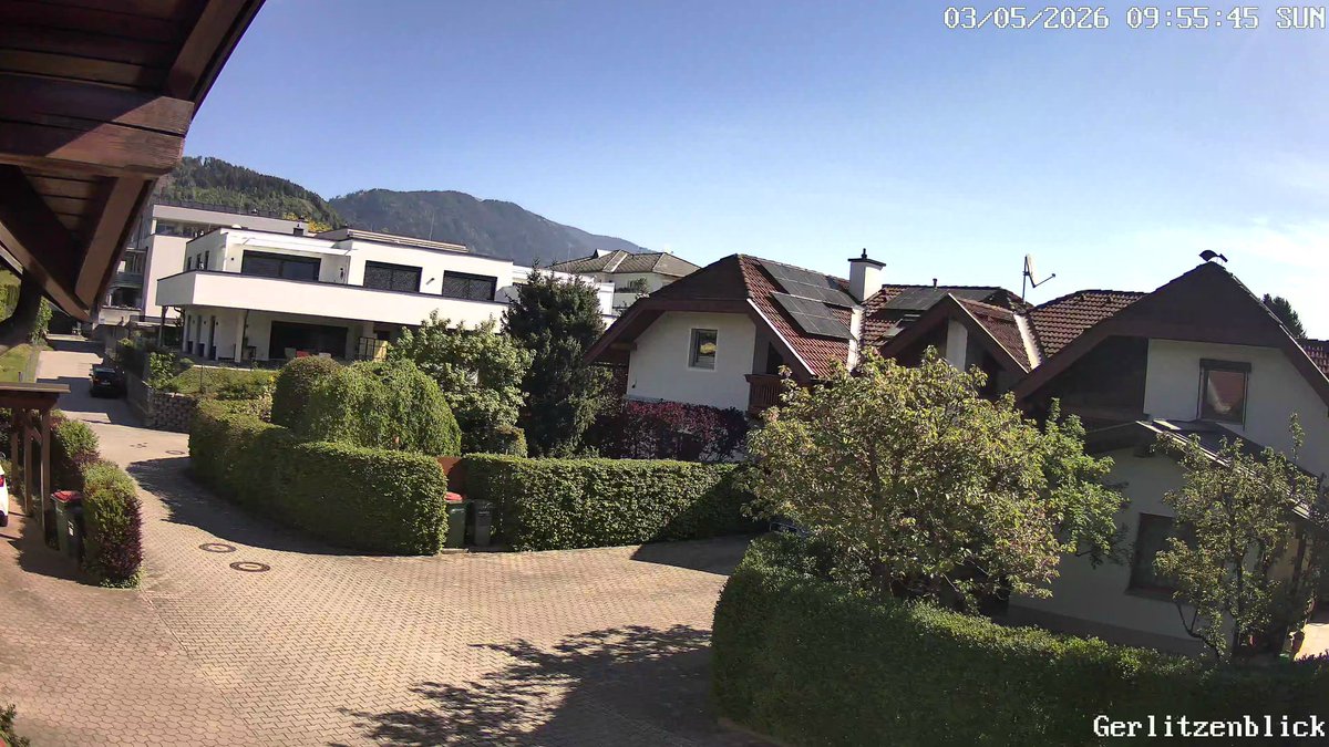 WWien10's tweet image. 🌤️ #Villach-Lind | Sonntag, 03.05.2026
#Frühsommer pur – heute möglicher Wärmepiek!
➡️ Tmax bis 26–27°C → evtl. wärmster Tag 2026 bisher
🔎 Morgen: Tmin 6,7°C
🌡️ Aktuell (10 Uhr): ~16°C → rasche Erwärmung
☀️ Viel #Sonne, trocken, nur harmlose #Quellwolken
🌬️ Schwachwindig