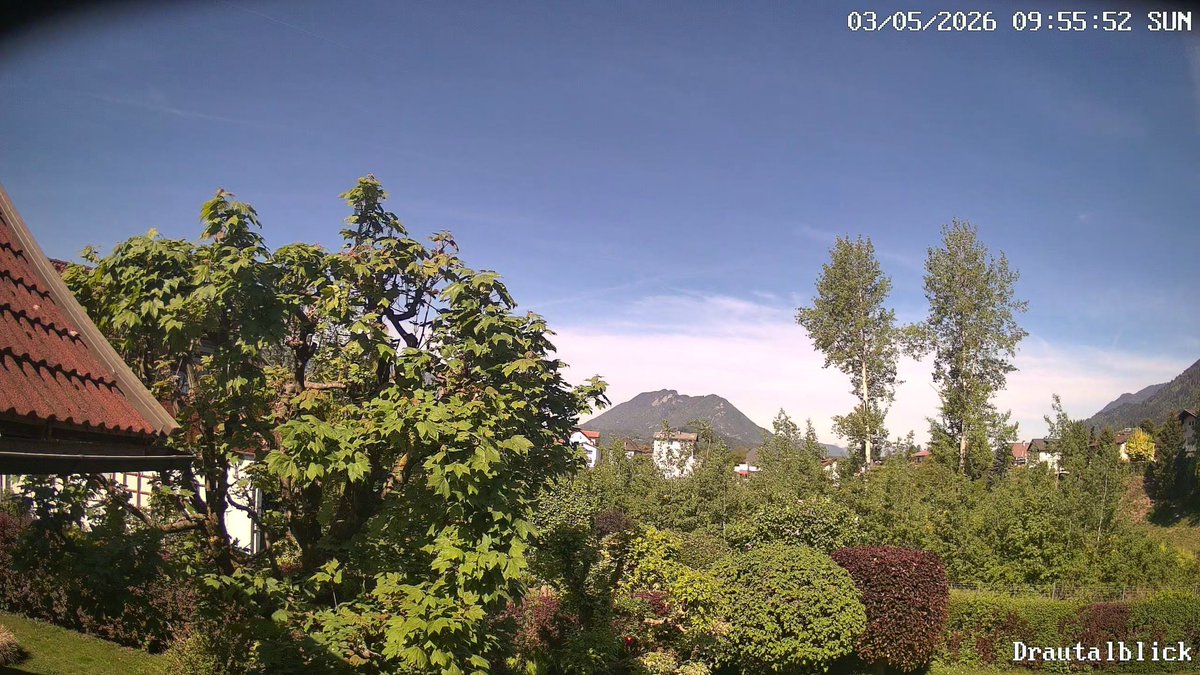 WWien10's tweet image. 🌤️ #Villach-Lind | Sonntag, 03.05.2026
#Frühsommer pur – heute möglicher Wärmepiek!
➡️ Tmax bis 26–27°C → evtl. wärmster Tag 2026 bisher
🔎 Morgen: Tmin 6,7°C
🌡️ Aktuell (10 Uhr): ~16°C → rasche Erwärmung
☀️ Viel #Sonne, trocken, nur harmlose #Quellwolken
🌬️ Schwachwindig