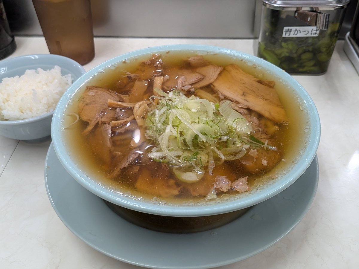 iamadog_okp's tweet photo. バンド練でした。修理から上がったJD-08がようやくデビュー。やはりJDピアノは90's曲に合う！
からのクマちゃんラーメン https://t.co/umpQOxjDyo