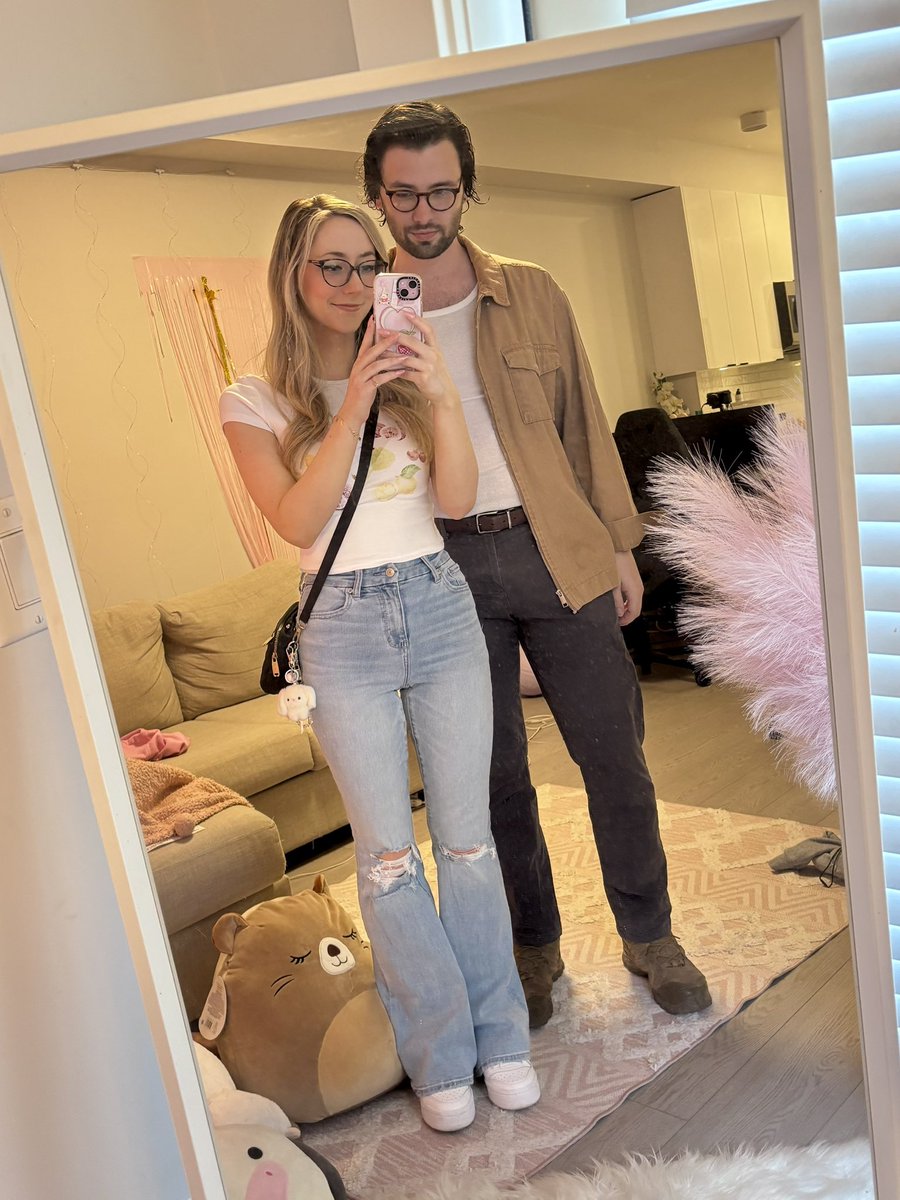 ddytesizebb's tweet photo. I’m 6’9 btw https://t.co/qGu0A6ua7K