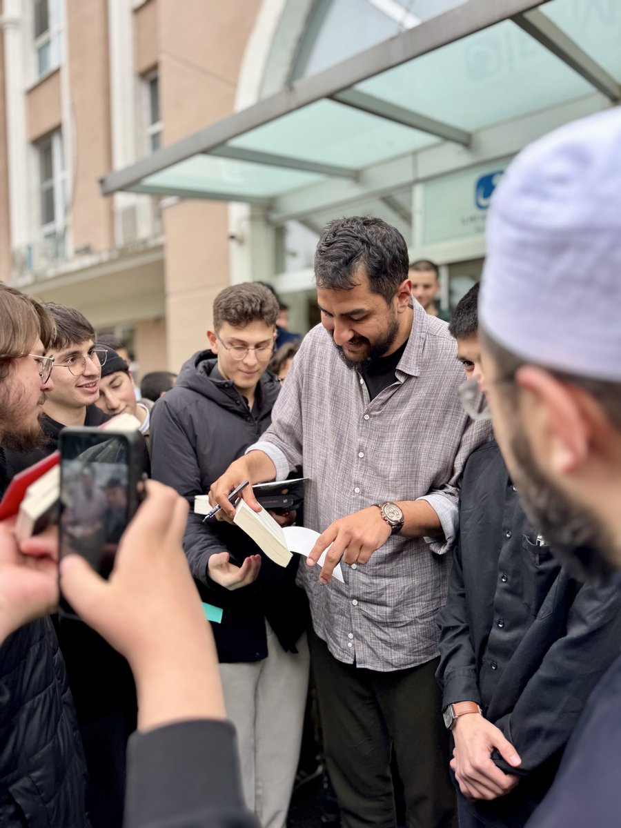 Ahmetb034's tweet photo. @AltayCemMeric diyor ki:
“İnsan neyin açlığını çekiyorsa, oradan yönetilir. Kimi saygınlık açlığıyla, kimi popülerlik hırsıyla yön bulur. Mesele, bu açlıkların esiri olmamak; nefsimize yenilmemektir.”
#AltayCemMeriç #Nefs #Farkındalık https://t.co/9HyWeH1OmT