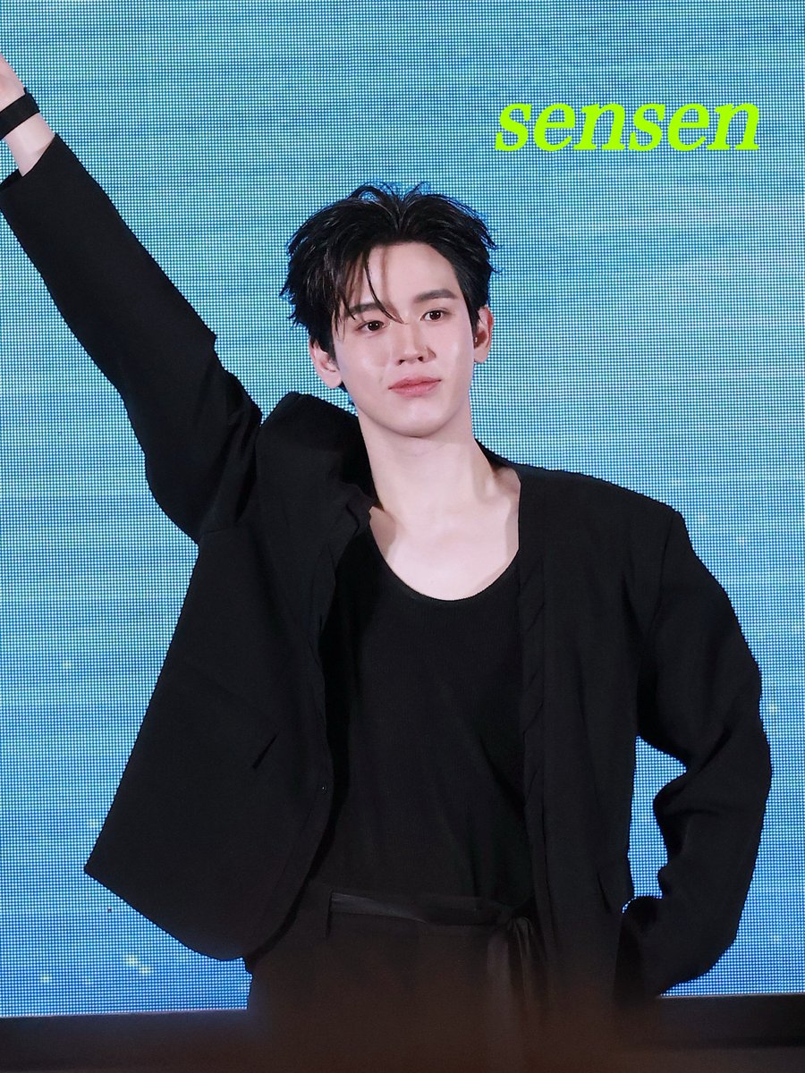 ❤️❤️

NEWSAN IN SHANGHAI
#NewfansignwithPolcasan 
#Newwiee 
<a href="/new_thitipoom/">Newwiee</a>