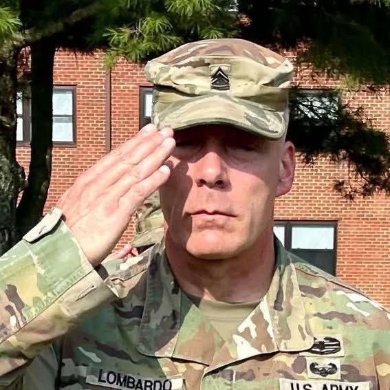 AndrewJLombardn's tweet image. Commander Paul J lacamera..
Happy Sunday to everyone one of you 
#Military 
#DíaDelTrabajo 
#1Mayıs