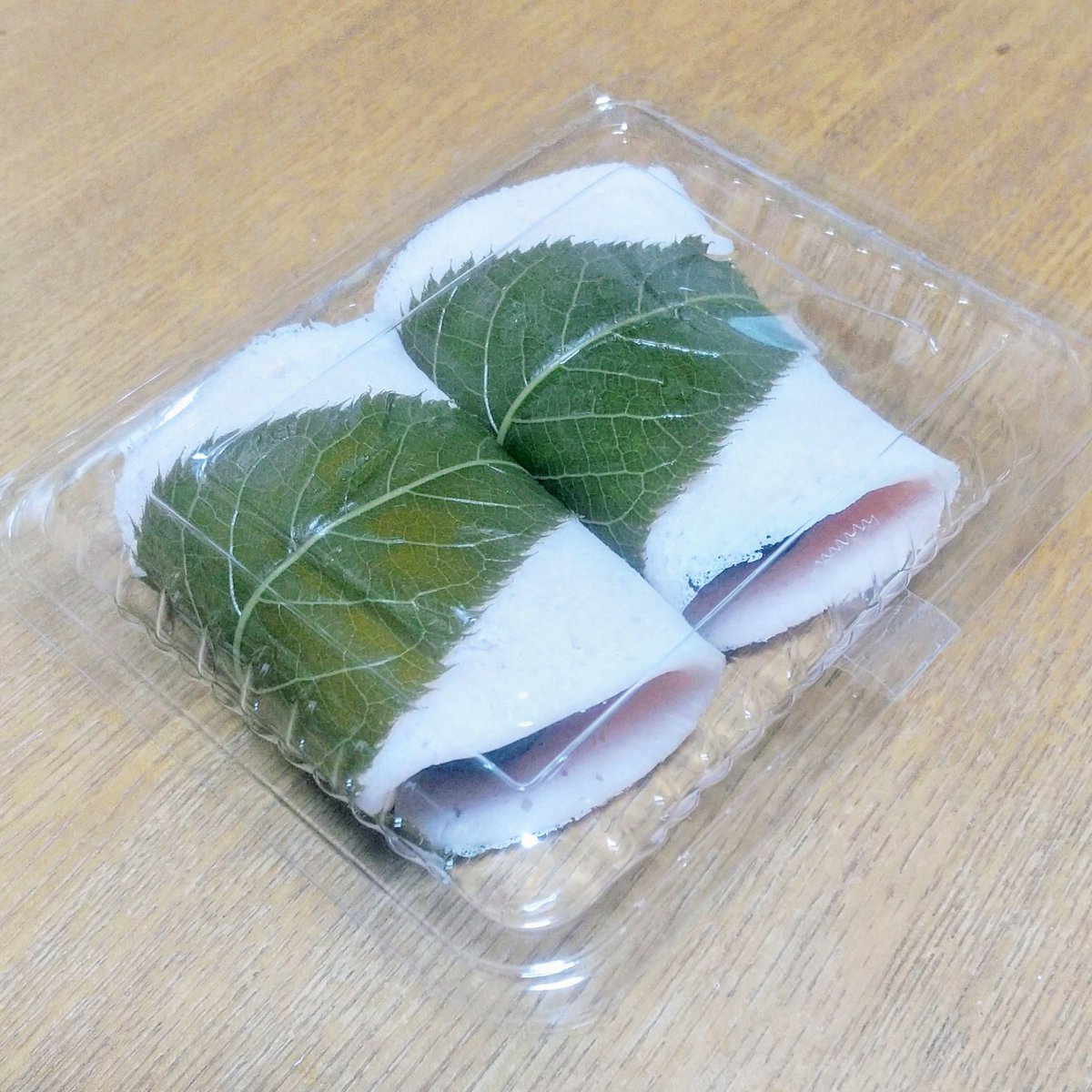 エモリモエ tweet media