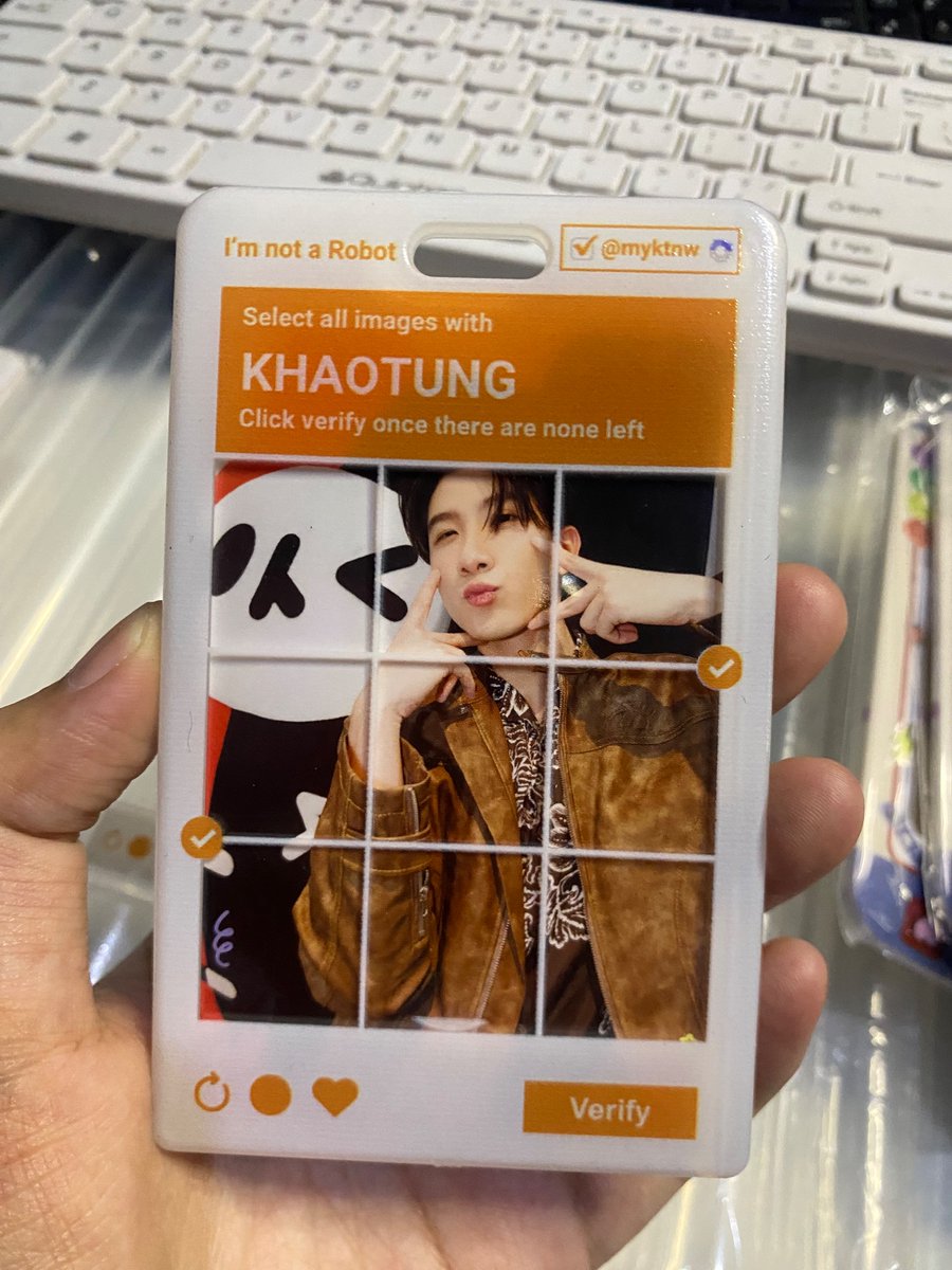 Khoi tweet media