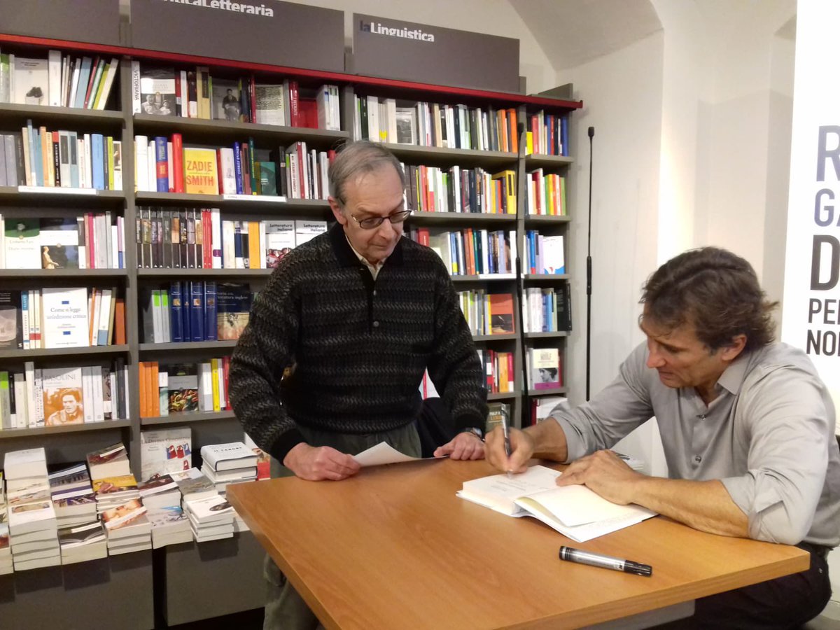 cars_tiny's tweet photo. Voglio esprimere un enorme abbraccio al grande Alessandro Zanardi, Vittorio fu testimone della sua grande gentilezza e tutti noi di Tiny Cars siamo onorati di conservarne questo prezioso ricordo! Ciao Alex!😍🌹 #alessandrozanardi #alexzanardi #f1 #racingcar #piloti https://t.co/5wgmnkPQIp