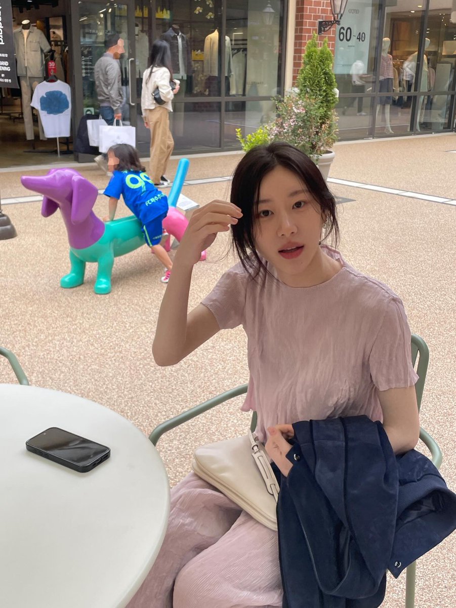 융봄 tweet media