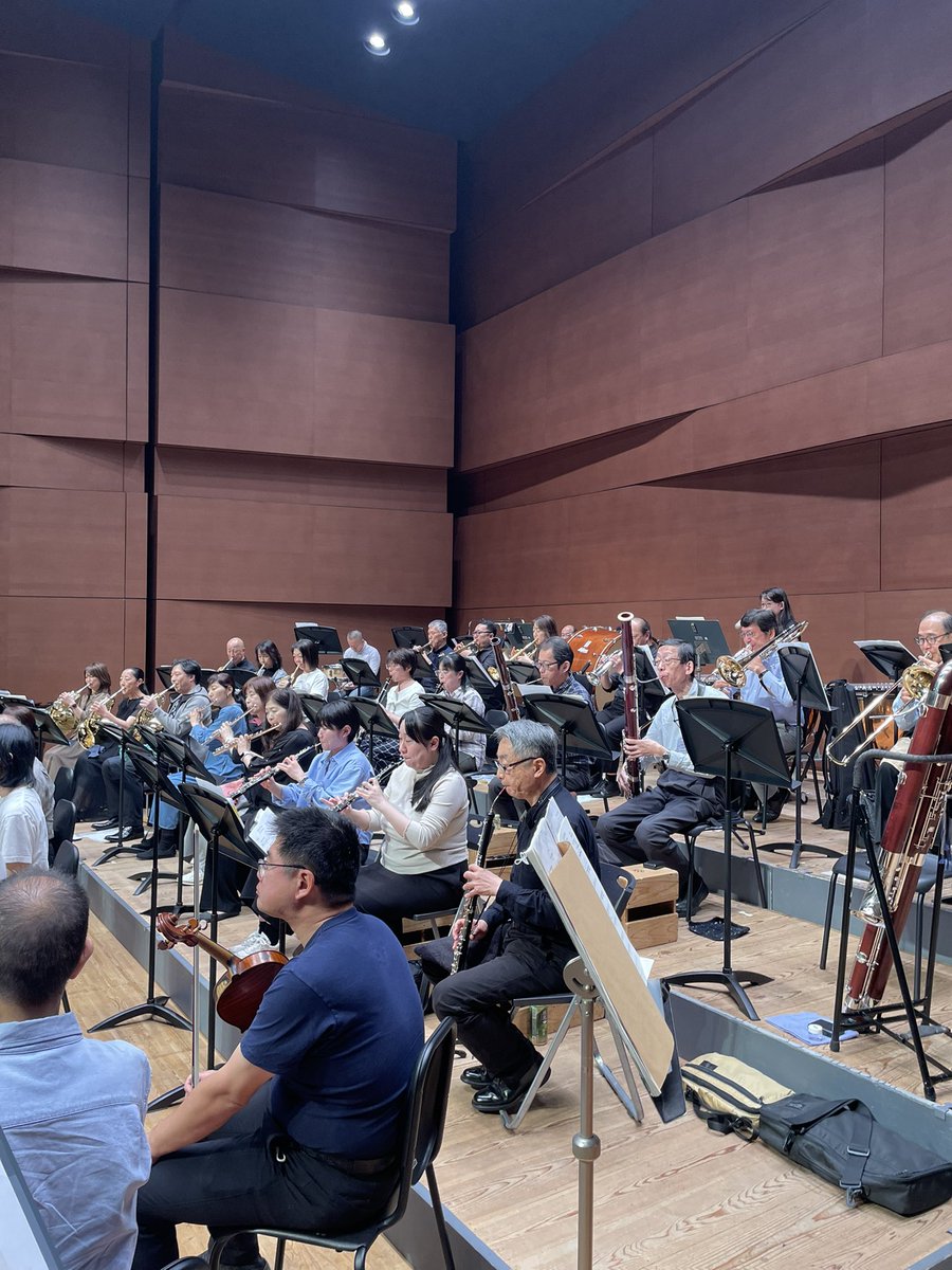 tamaorchestra's tweet photo. 演奏会は無事に終演いたしました。900名近くのお客様にお越しいただき、団員一同よりお礼申し上げます。次回は10月25日となりますので、今後ともよろしくお願いいたします。（写真はリハーサル時です）　　　　　
#多摩管弦楽団　#今年50周年　#アマオケ　#多摩市 https://t.co/DM9r5CZZ1Q