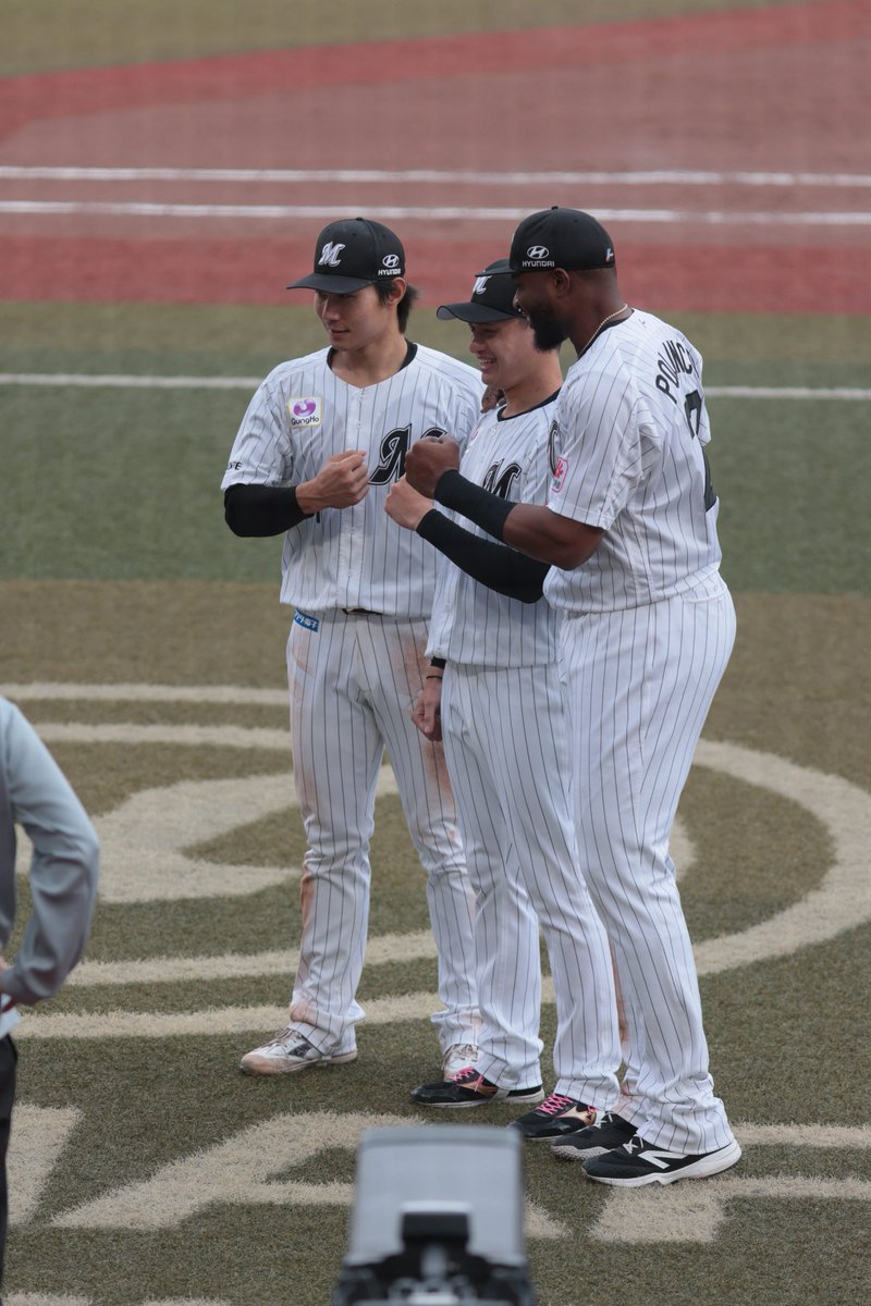 okayang0's tweet photo. みんなでパワー💪
#藤原恭大 #毛利海大 #GregoryPolanco #chibalotte https://t.co/66MmGIM3Cw