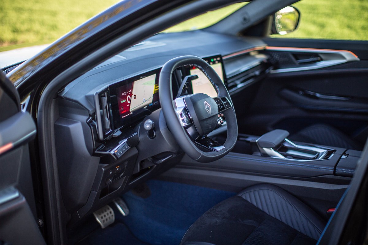 Francuskie's tweet image. Mówcie co chcecie, ale Renault Rafale Alpine 300 KM 4x4 jest świetne!  #renault #rafale #4x4