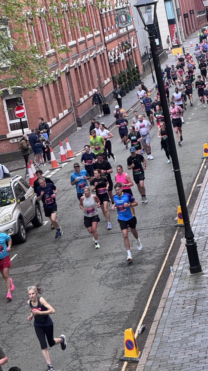 MyJQ's tweet photo. The #GreatBirminghamRun is passing through the #JQ right now 🏃 Runners go past the #ChamberlainClock on #WarstoneLane and through #StPaulsSquare.
Spectators welcome — waves running approx 8:45am–11:30am. #JQLife Via: @AJBellGBRun https://t.co/HyweFKlDhJ
