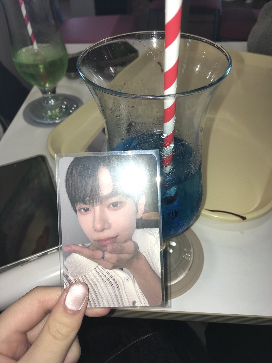 dhkwadhk's tweet photo. 마지막으로 홍대왓을때가 동규 응원카페였는데 𓏧 𓏧 
넘오랜만 https://t.co/FxCBuYLODI