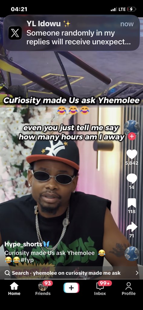 wealth20s's tweet photo. @yhemolee_ Baba really yenk this guy oo😂😂 https://t.co/WbxZqdC8ax