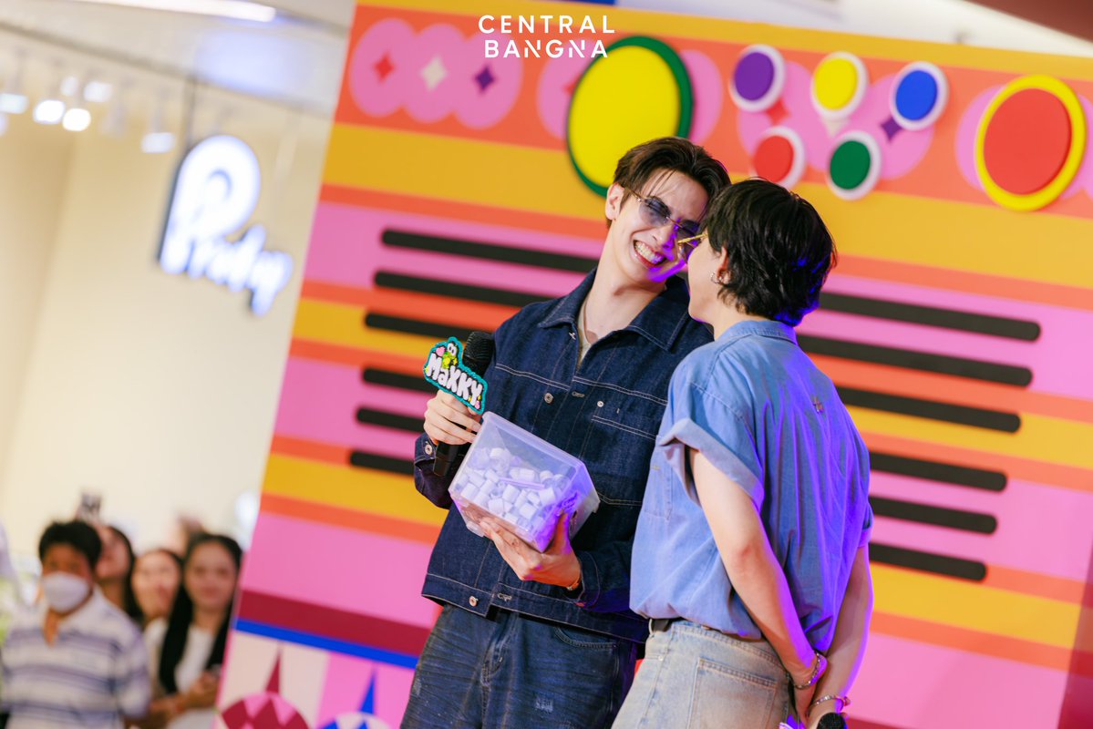 งานนี้ใครยิ้มกว้างสุด🤭🤏🏻
MAXKYBAS AT CENTRAL BANGNA

#MaxkyBasxCentralBangna #CentralPattana #CentralBangna #SummerFestAtCentralBangna #6CODE