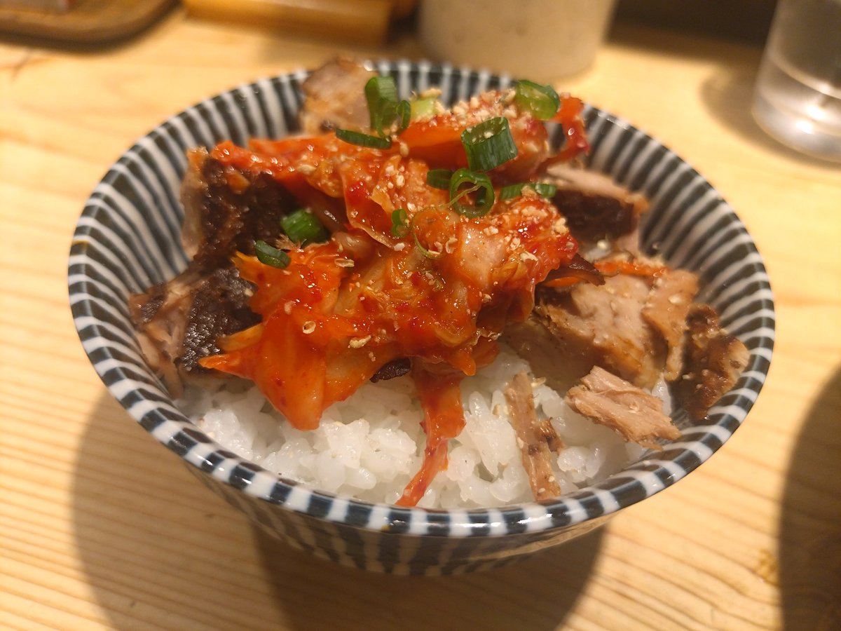 昨日の塩ラーメン
そしてここのキムチチャーシュー丼は美味しいのよ

さぁ今日もあと少し頑張ります

 #よっちラーメン部