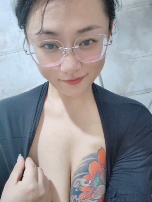 美乳刺青歐歐姐 tweet media