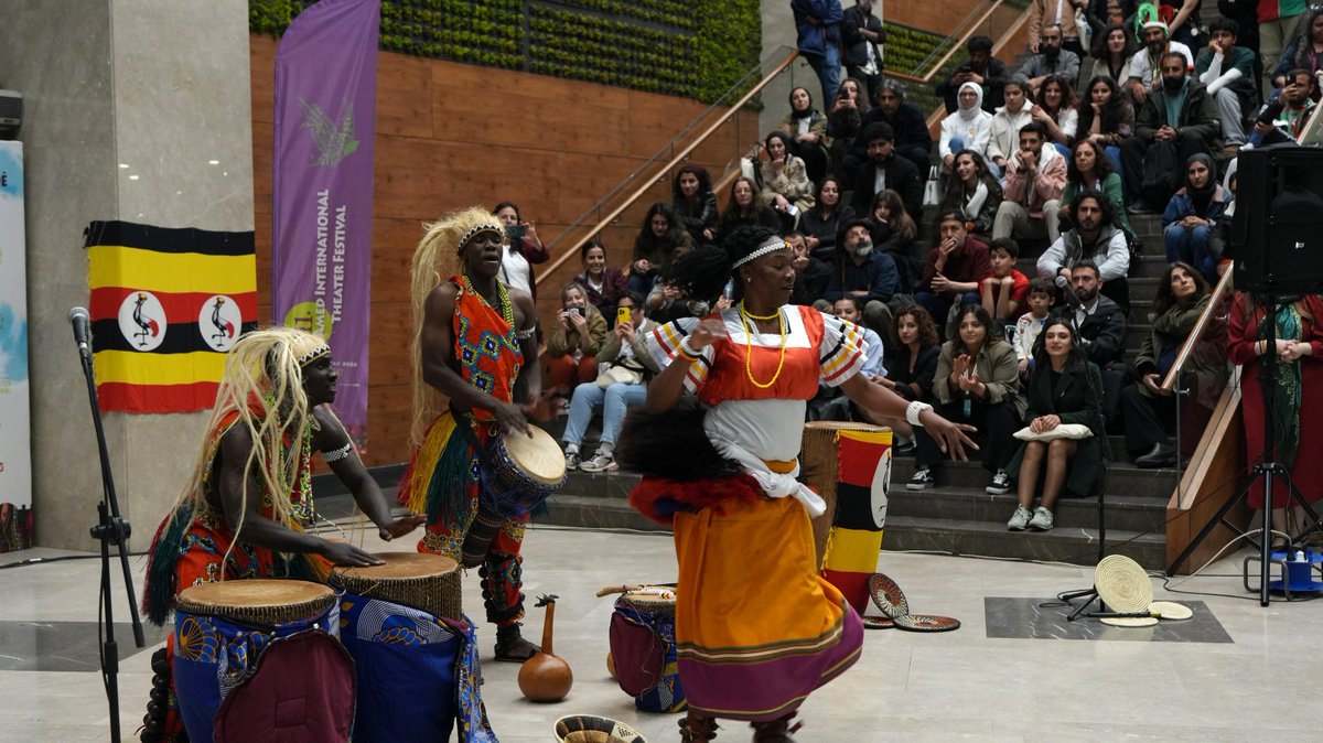 cegamedya's tweet image. Diyarbakır'daki festival, Ugandalıların dansıyla son buldu
cegamedya.com/diyarbakirdaki… #diyarbakır #festival #amed #tiyatro #ugandaa #danimarka