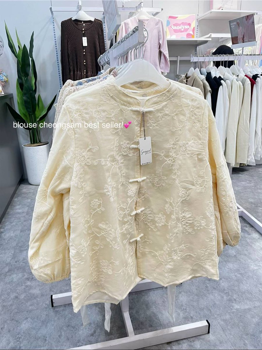 KENAPA BARU TAU SEKARANG 😭 
store atasan cewe secakep ini...

takut kalap belanja disini 😭 harganya affordable lagi