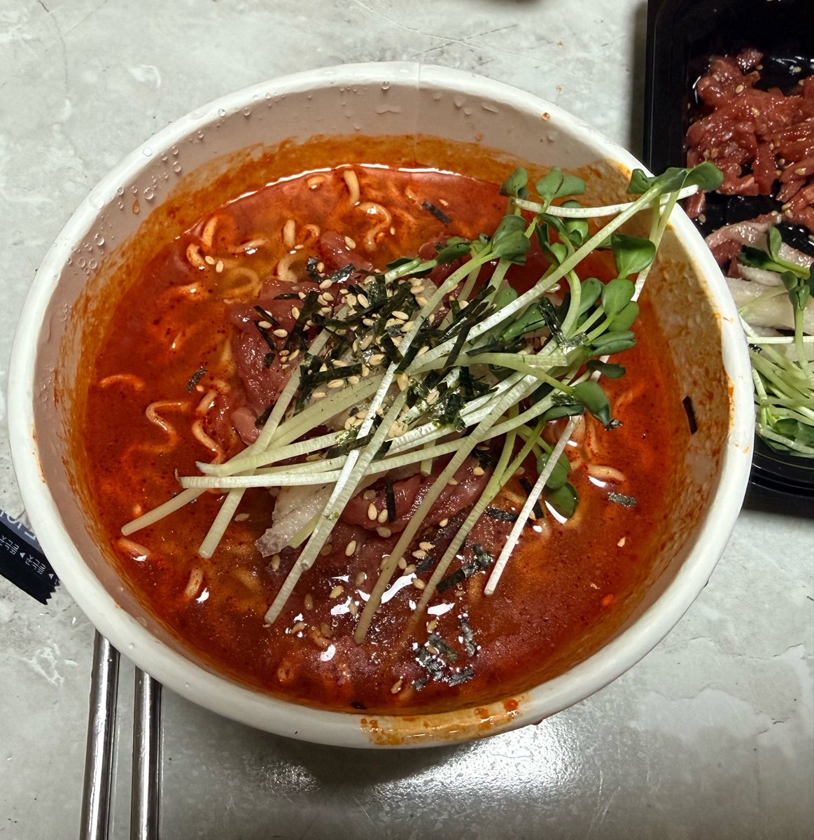 천둥 tweet media