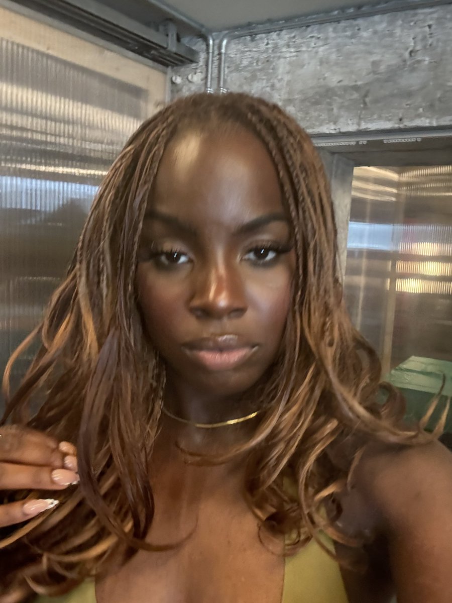 GoddessNoirxo tweet media