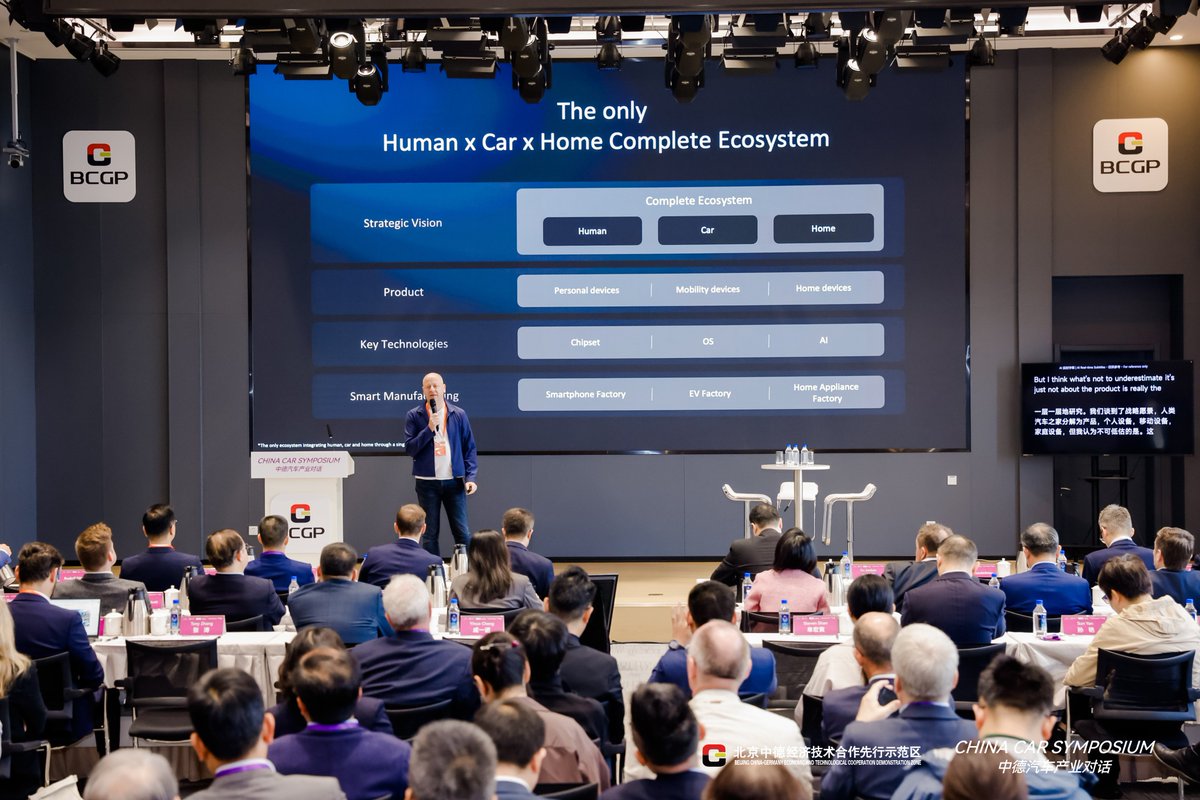 DudenhofferAUTO's tweet image. Was great #to have #Xiamo with us and on stage of our #China #Car #Sympoisum in #Beijing++ It seems to be Xiaomi will become largest Challenge to #Porsche &amp;amp; #BMW + Xiaomi will start 2027 in Germany