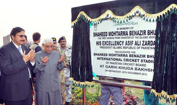 NEWS_BILAWAL's tweet photo. #PPPGovt innaugurated "Shaheed Mohtarma Benazir Bhutto" international cricket stadium by President @AAliZardari at Garhi Khuda Bux, #Larkana. 2012
#PPPWorks #Sindh
@BBhuttoZardari
@AseefaBZ
@BakhtawarBZ https://t.co/8OEZBWprXc