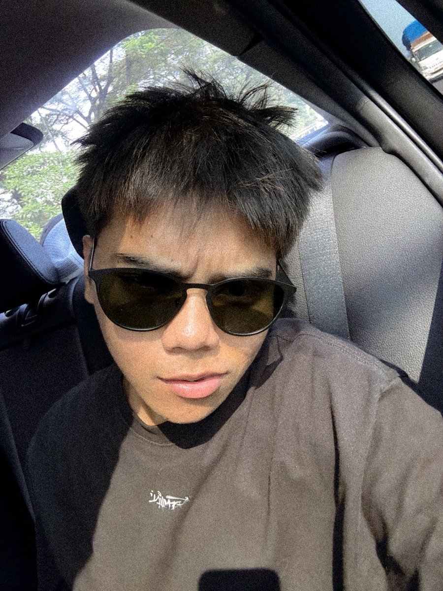 drewww. tweet media