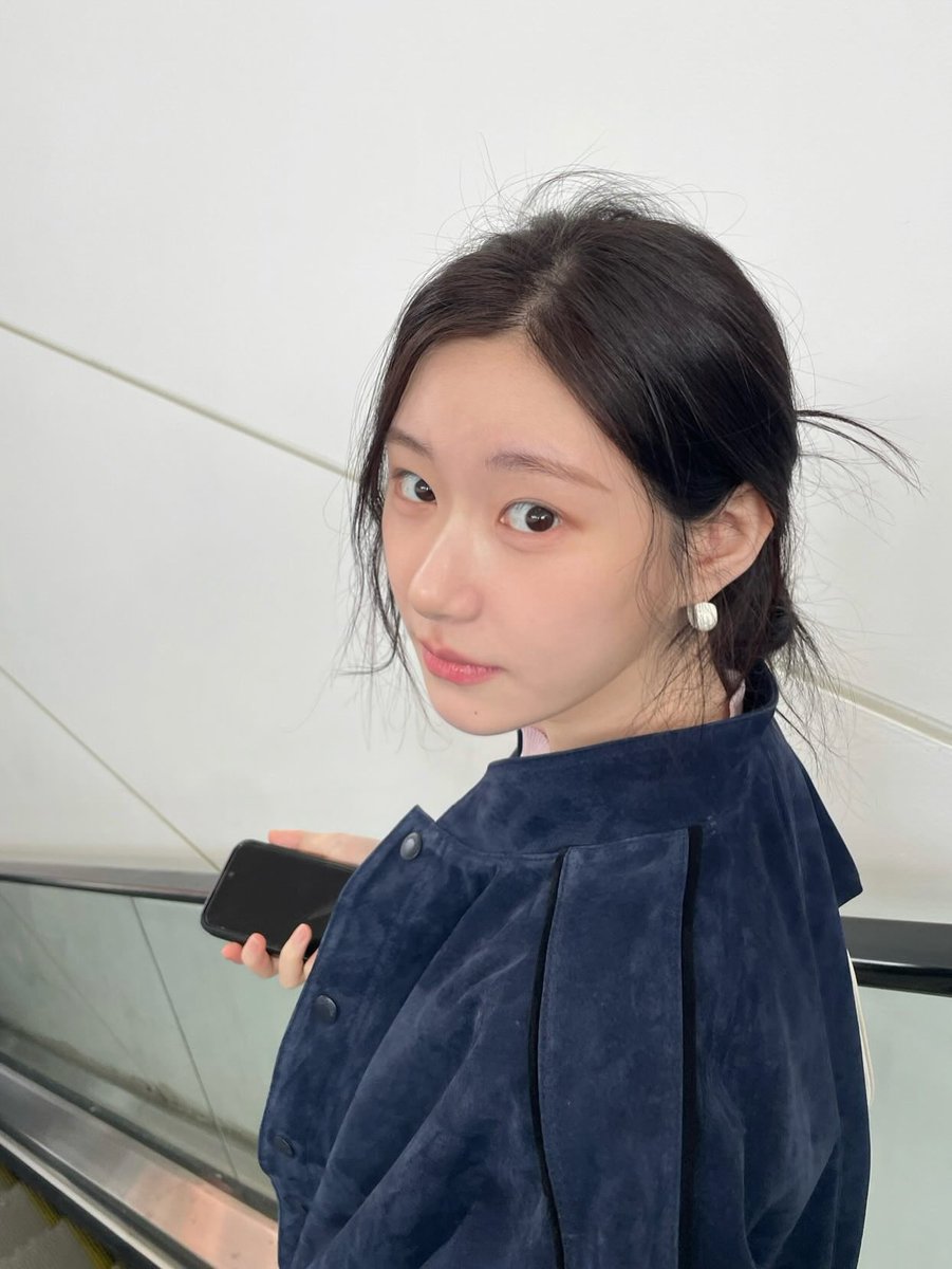 빈 tweet media