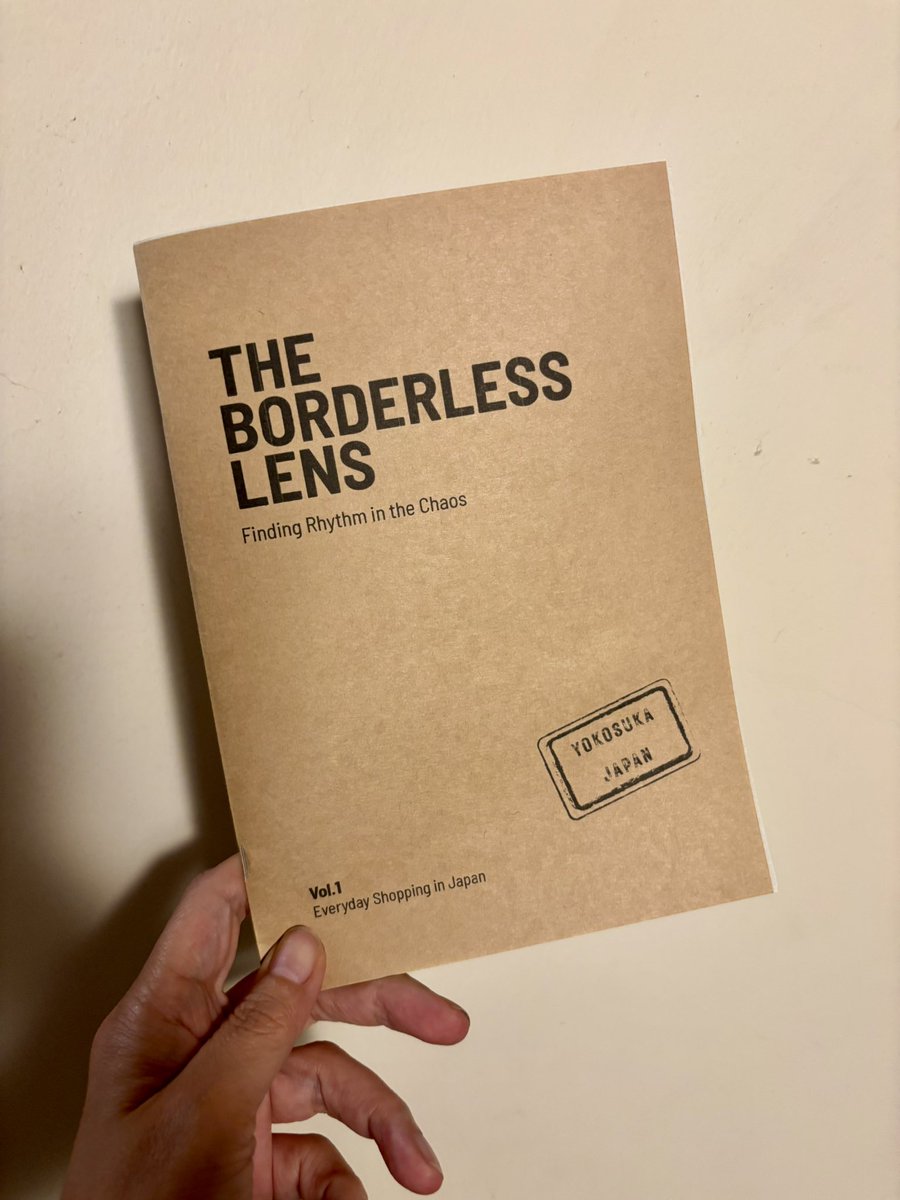 新作の英語ZINE、擦りあがりはこちら。初版は2冊ワンセットで販売します。2人で買って分けてもよし、誰かに一冊手渡してもよし。英語で書かれていますが、購入者には無料で日本語訳版が読めるしおりが同梱されています！