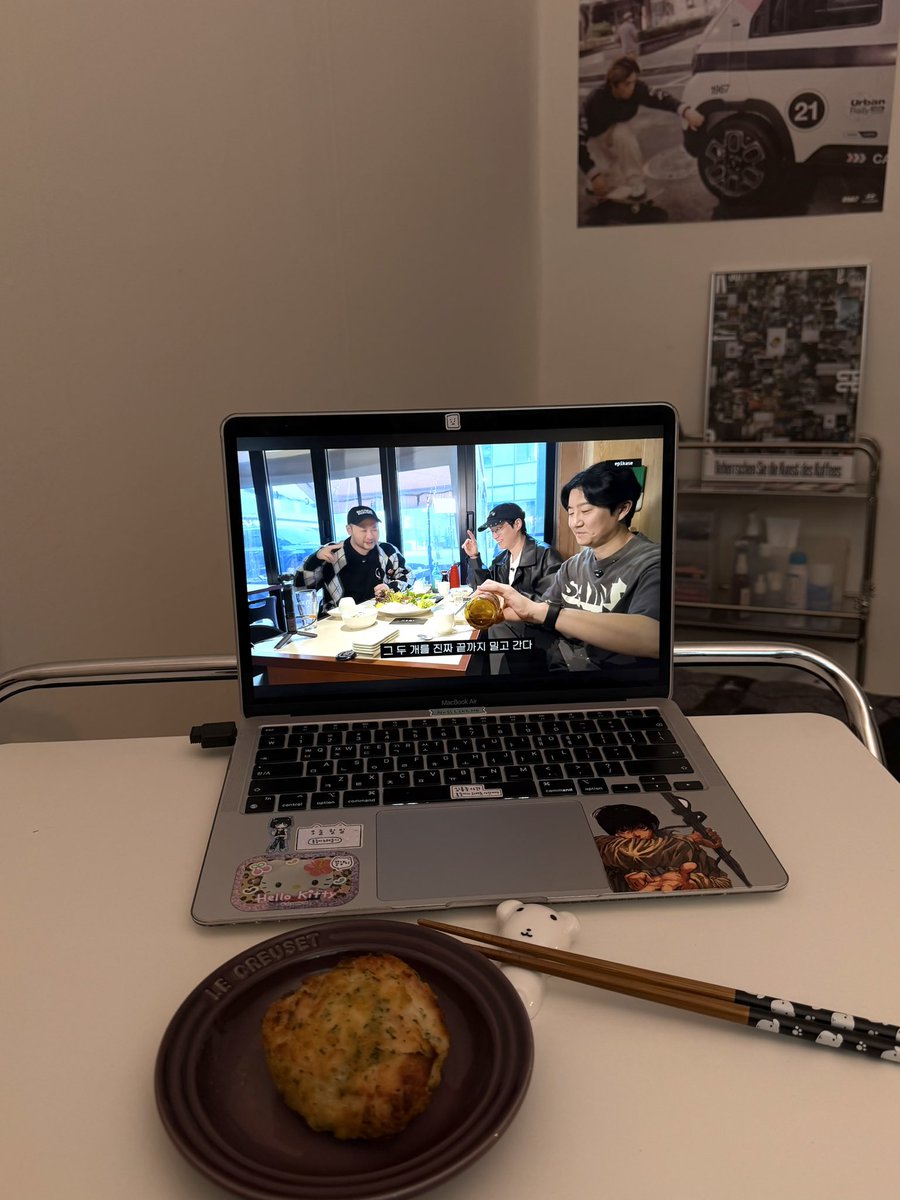히일 tweet media