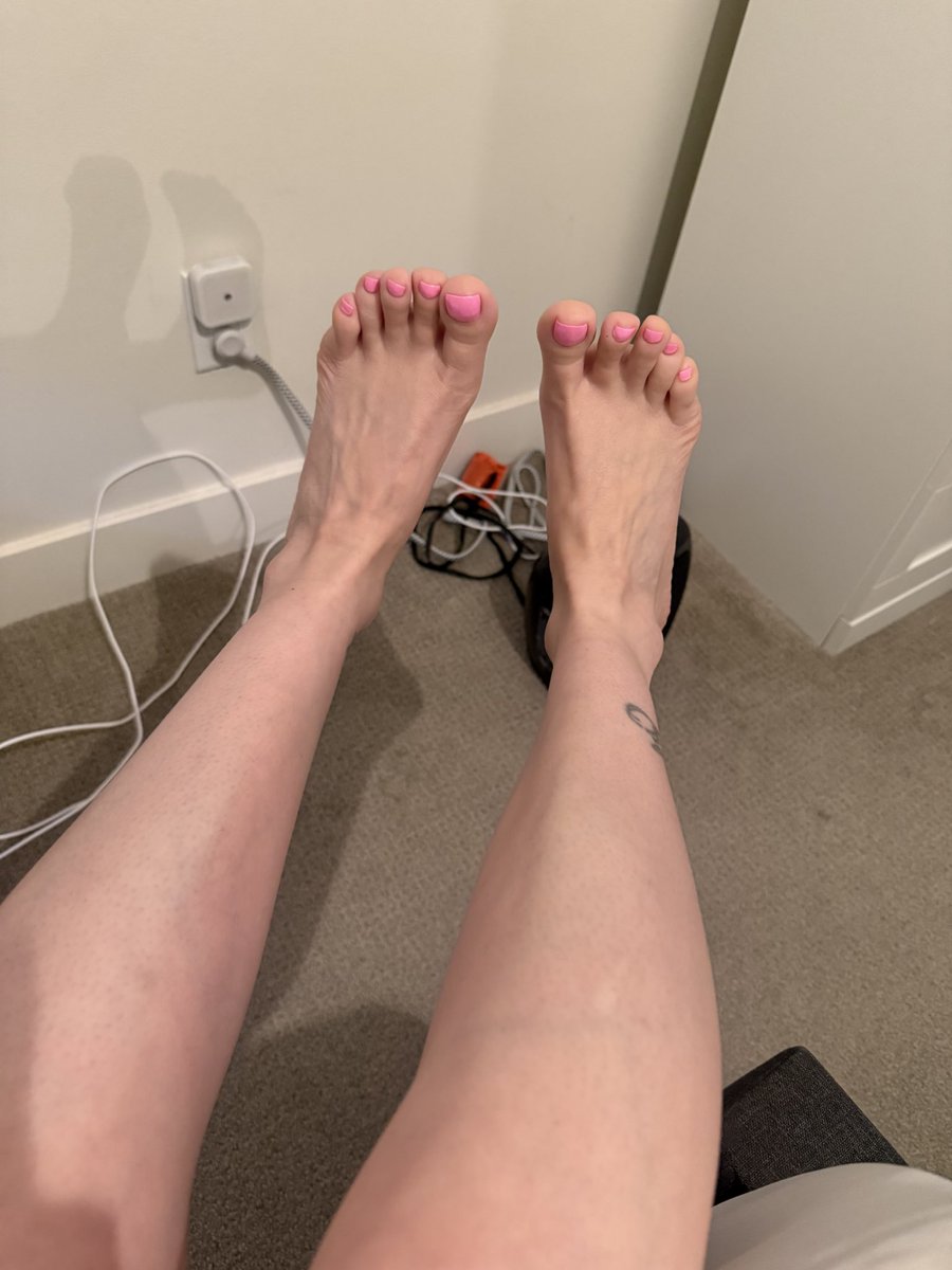 BellaBeautytoe's tweet photo. Message me for my FREE year OF link! 
💦🦶🏻���

No bs luvs! I’ll even throw in a free #rate too! #footfetish #freeonlyfans https://t.co/LfJbemOGDa