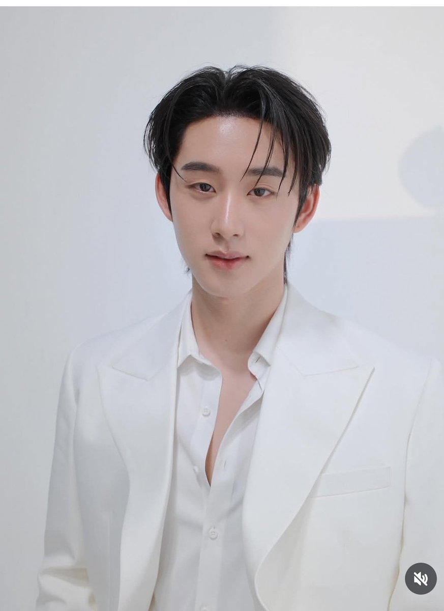 B_Suphim's tweet image. น้องเอส หล่อออร่ามาก เป็นแก้วเป็นแสงสุดๆๆ

#est_rvp
#MyskinfeelsthelightEST 
#EstxINGU

instagram.com/p/DX3pXH3EzzE/…