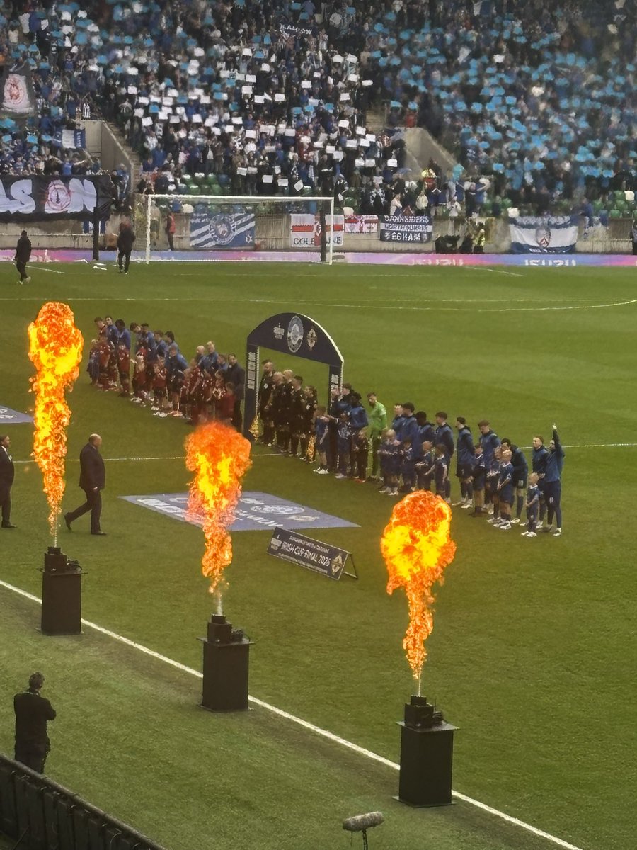 Fanaticsupplies's tweet image. Big thank you to Dave/Brian from Uhlsport for a great weekend in Belfast finished with a great game at Windsor Park watching the Irish FA Cup Final . #Partner #Teamwear # Fanatics
