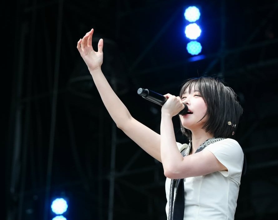 ライブの時のあのちゃんて なんでこんなにも かっこよくて綺麗で