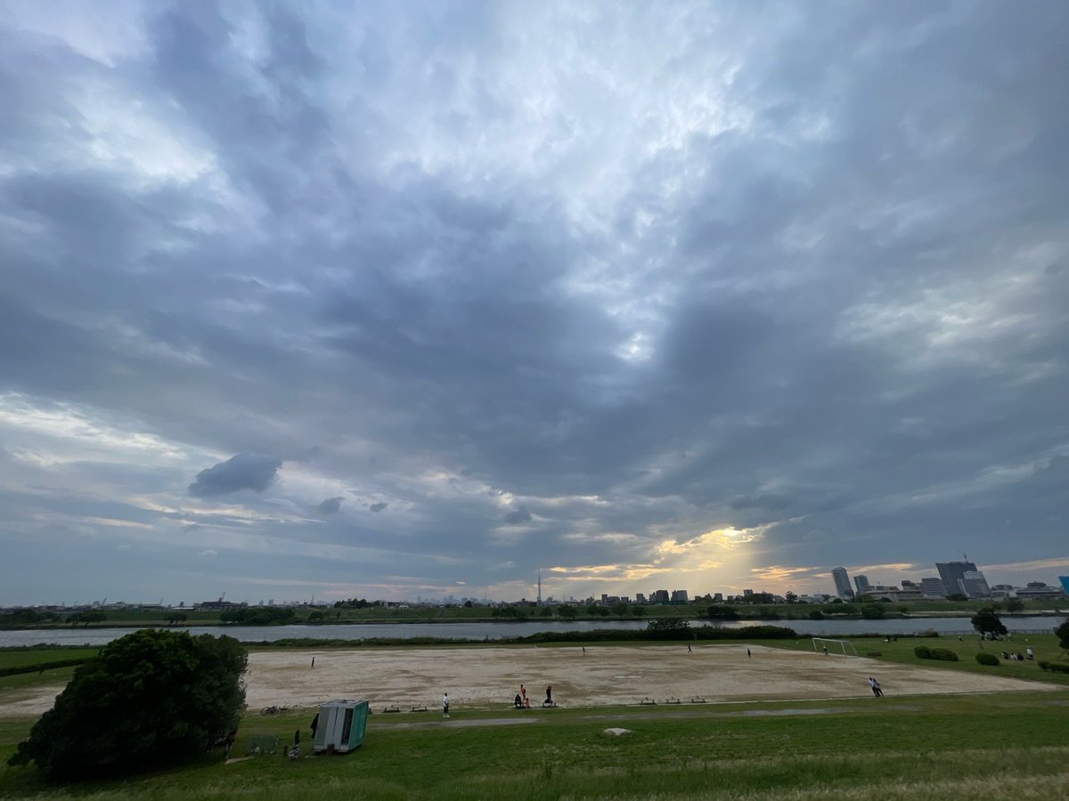 今日はすぐ帰る
はず

#スカイツリー #雲 #空  #夕焼け #sky  #cloud  #sunset 
#ジョギング #ランニング #jogging #running